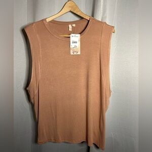 🔴 Versona Rust / copper muscle tee NWT Size Large